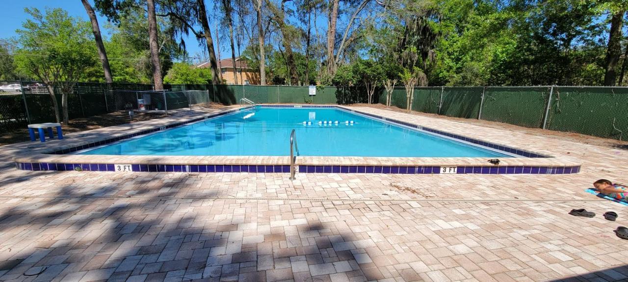 Beautiful Townhouse 2 Bedrooms 1 And A Half Bathrooms Next To Butler Plaza 1 Mile To Uf Gainesville Exterior photo